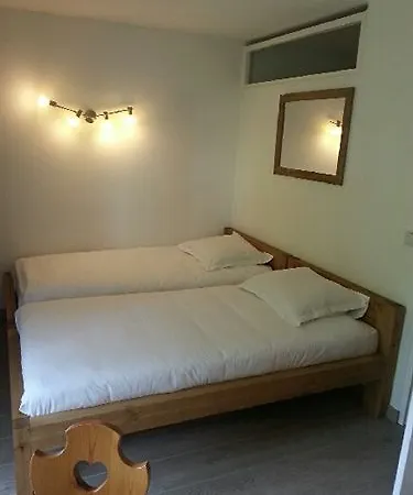 Rent 5*